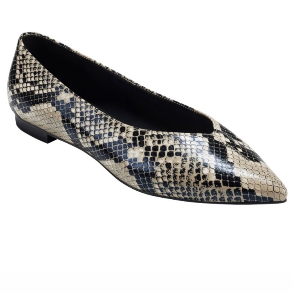 NWT Marc Fisher Altair Flats in Faux Snakeskin